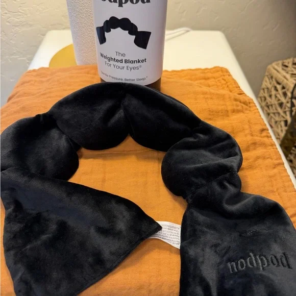 Nodpod Sleep Mask in Black - Picture 2 of 9